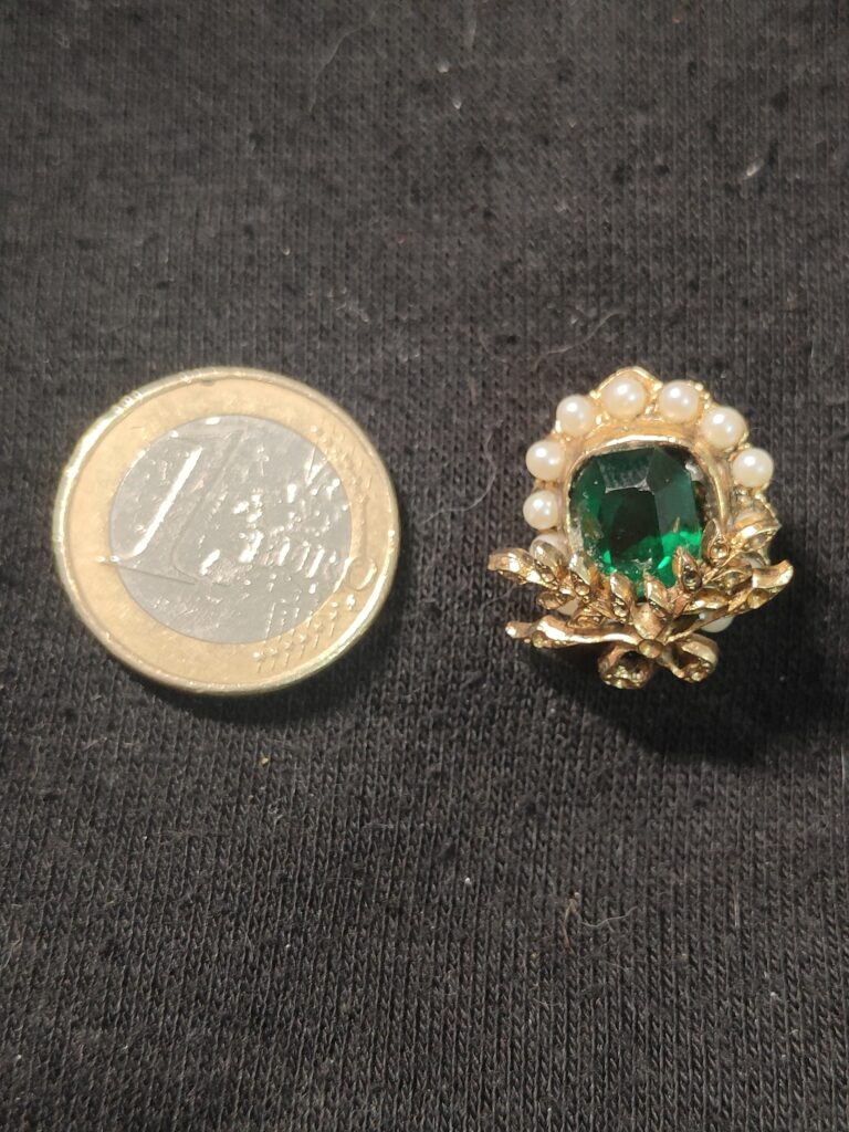 Broche vintage pierre verte & perles – style floral – années 50