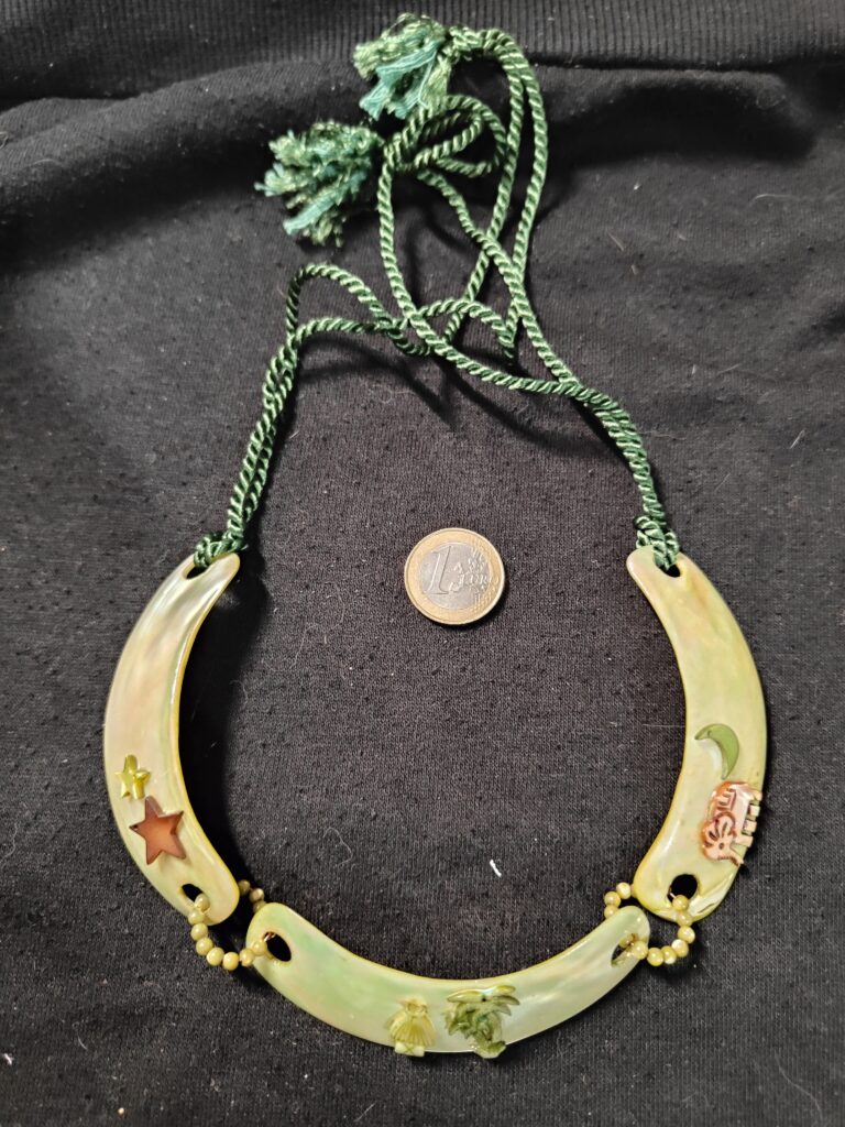 Collier Plastron Vintage en Nacre Véritable - Style Ethnique Chic