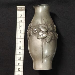 Vase Art Nouveau Étain Signé E. MONTAGNAC - Décor Mûres - 1900