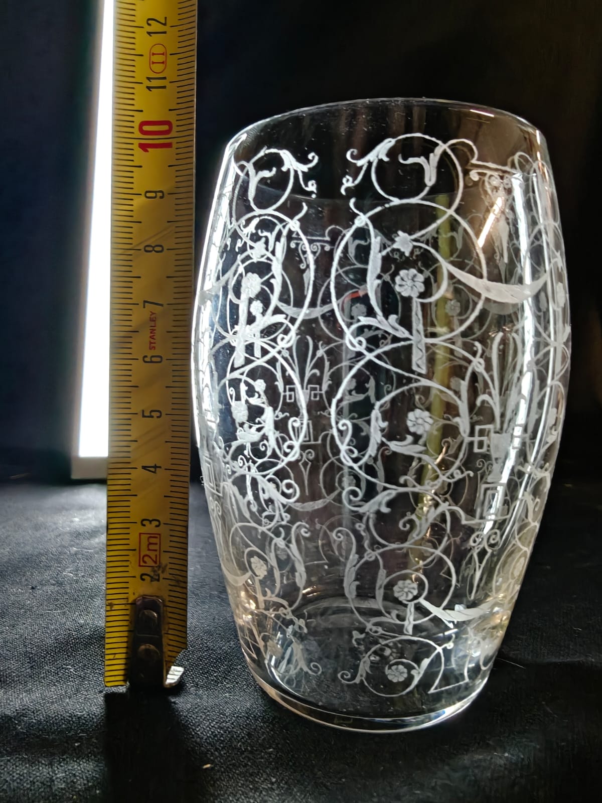 Ensemble Baccarat – Vaporisateur à parfum et gobelet en cristal gravé Art Déco – Image 6