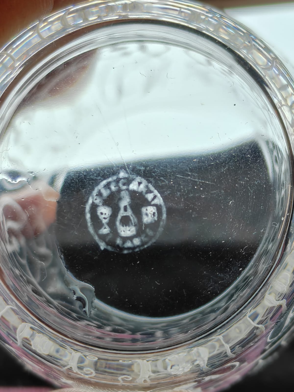 Ensemble Baccarat – Vaporisateur à parfum et gobelet en cristal gravé Art Déco – Image 10