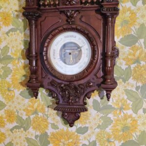 Grand baromètre mural Napoléon III en bois sculpté – XIXᵉ siècle